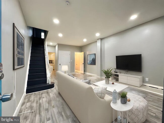 property at 2207 S Bonsall St