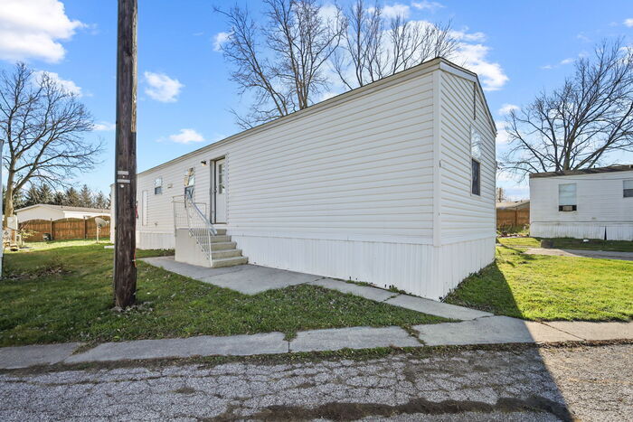 1710 S Walnut St in Hartford City, IN - Building Photo