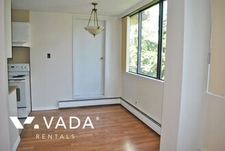 7275 Salisbury Ave in Burnaby, BC - Building Photo - Building Photo