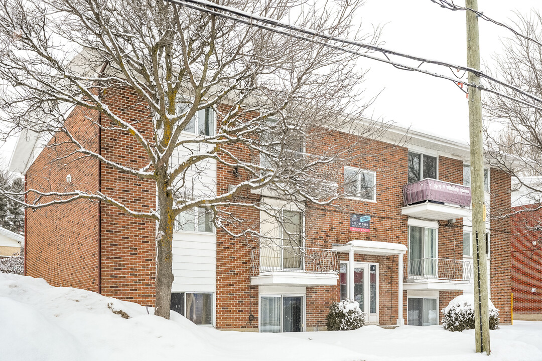 1005 De L'oise Rue in Québec, QC - Building Photo