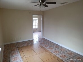 1013 N Canada Ave, Unit 5 in Laredo, TX - Building Photo - Building Photo