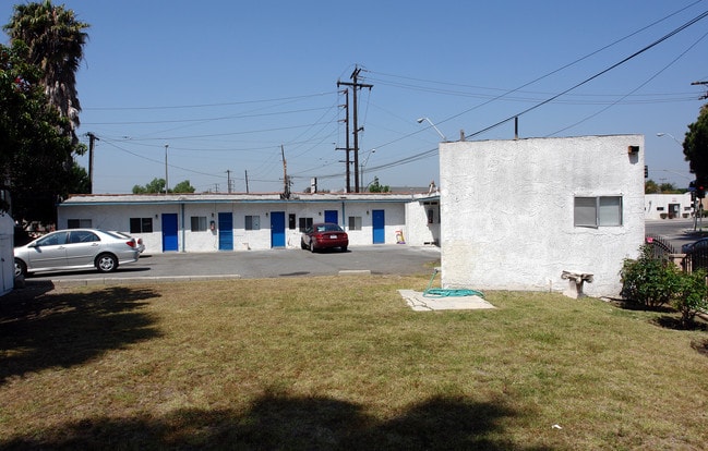 432 N Centinela Ave in Inglewood, CA - Foto de edificio - Building Photo
