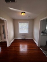 1104 W Friendly Ave, Unit 3 in Greensboro, NC - Building Photo - Building Photo