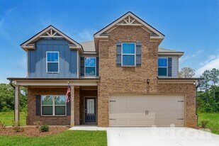 131 Huntsman Dr in Griffin, GA - Building Photo