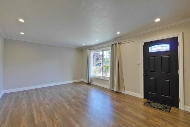 610 Hamilton Ave in Menlo Park, CA - Building Photo - Building Photo