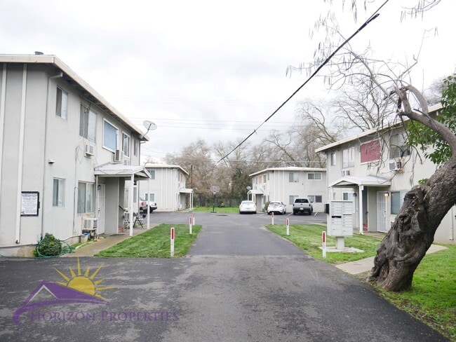 1617 Arcade Blvd in Sacramento, CA - Building Photo - Building Photo