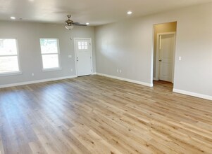305 Western Hills Dr in Durant, OK - Building Photo - Building Photo