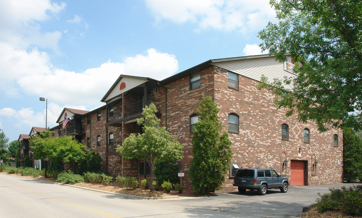 Fox River Terrace in De Pere, WI - Building Photo