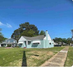 1382 E Bayview Blvd in Norfolk, VA - Building Photo - Building Photo