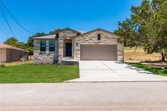 4007 Rockwood Dr in Lago Vista, TX - Building Photo - Building Photo