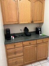 65 Lake Pl, Unit FirstFloor in New Haven, CT - Building Photo - Building Photo