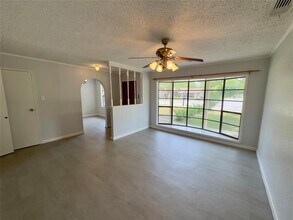 821 Guadalupe St in Lockhart, TX - Building Photo - Building Photo