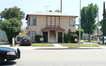 1818 W Victory Blvd in Burbank, CA - Building Photo - Building Photo