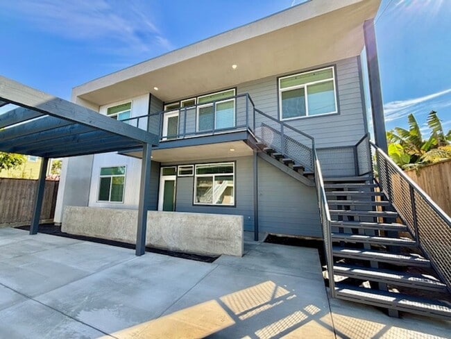 127 S Santa Rosa St in Ventura, CA - Building Photo - Building Photo