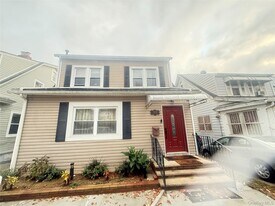 148-32 87th Ave in Queens, NY - Building Photo