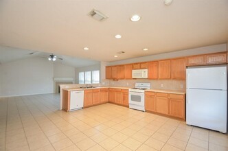 3155 Rendezvous Ct in Spring, TX - Building Photo - Building Photo