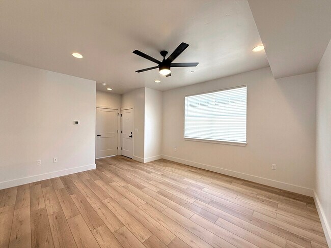 719 W Buhne St, Unit 2 in Eureka, CA - Building Photo - Building Photo