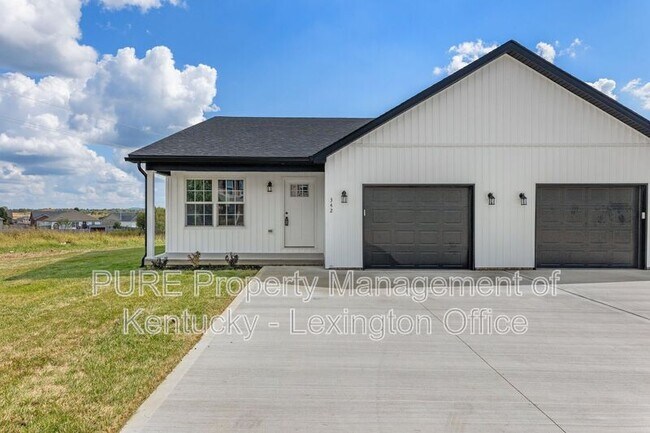 340 Winding Branch Dr in Berea, KY - Building Photo - Building Photo