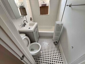 4835 S Justine St-Unit -1 in Chicago, IL - Building Photo - Building Photo