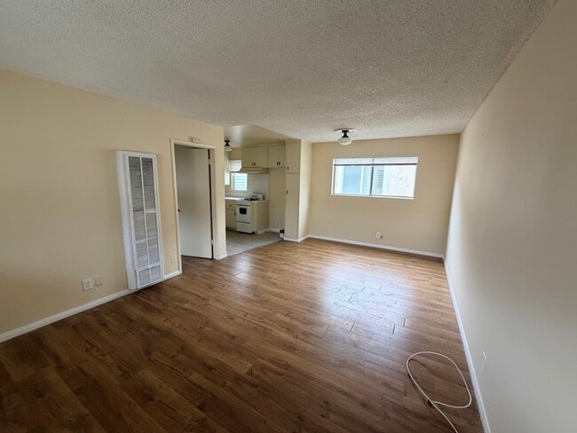 2608 Vanderbilt Ln, Unit #6 in Redondo Beach, CA - Building Photo - Building Photo