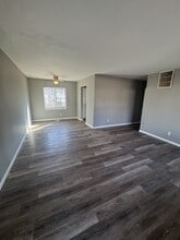 919 SW Croix Pl in Topeka, KS - Building Photo - Building Photo