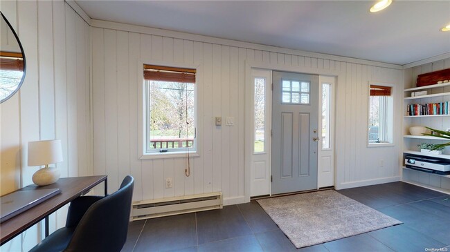 6 West End Ave in East Quogue, NY - Building Photo - Building Photo