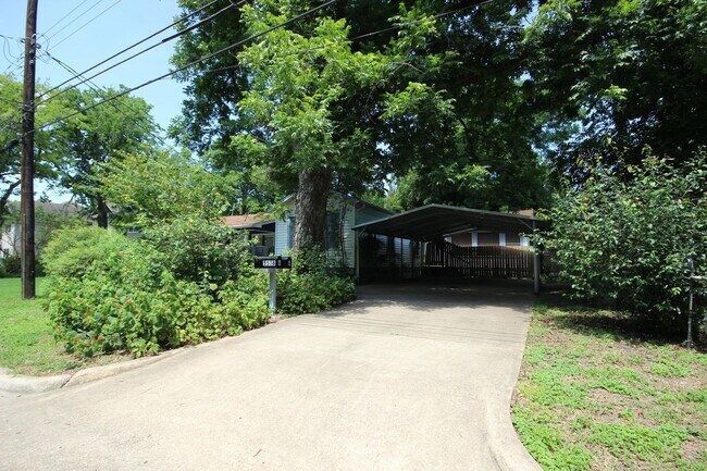 5518 William Holland Ave in Austin, TX - Foto de edificio - Building Photo
