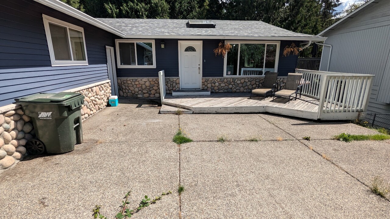 25306 170th Pl SE in Covington, WA - Foto de edificio