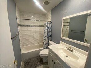 2437 Rice Flower Cir in Las Vegas, NV - Building Photo - Building Photo