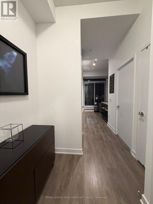 10 Honeycrisp Cres in Vaughan, ON - Building Photo - Building Photo