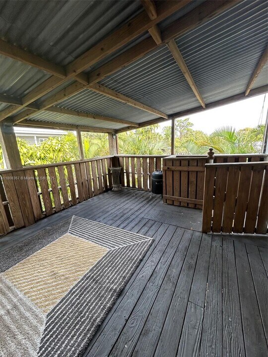 1531 NE 35th St in Oakland Park, FL - Building Photo