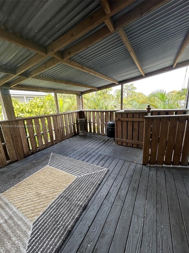 1531 NE 35th St in Oakland Park, FL - Building Photo - Building Photo