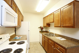 Flatirons Park Apartments in Broomfield, CO - Foto de edificio - Interior Photo