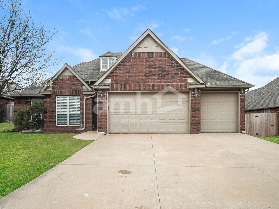10006 E 101st St N in Owasso, OK - Building Photo