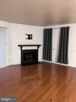 25 Church Rd in Maple Shade, NJ - Building Photo