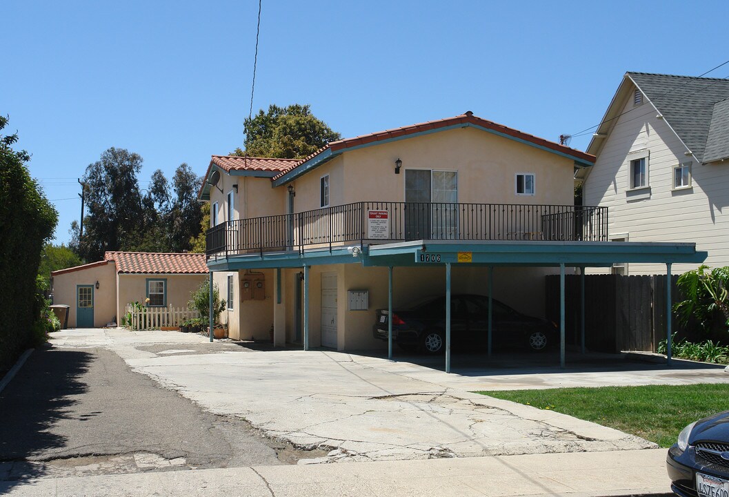 1706 E Ocean Ave in Ventura, CA - Foto de edificio