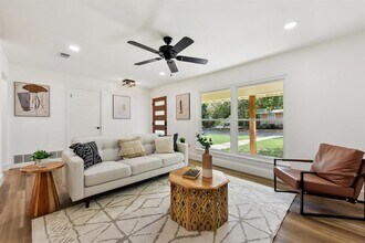 202 E Caddo St in Austin, TX - Foto de edificio - Building Photo