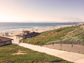 163 Paseo de la Concha, Unit 1 in Redondo Beach, CA - Foto de edificio - Building Photo