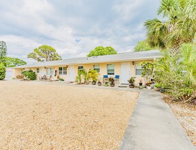 7027 4th Ave in St. Petersburg, FL - Building Photo - Primary Photo