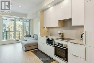 28 Freeland St in Toronto, ON - Building Photo - Building Photo