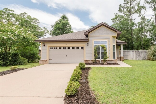 property at 44 Hollyn Ct