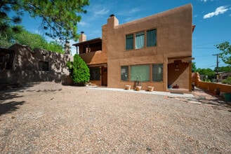 209 Sena St in Santa Fe, NM - Building Photo - Building Photo
