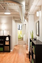 Hatboro Lofts in Hatboro, PA - Foto de edificio - Interior Photo