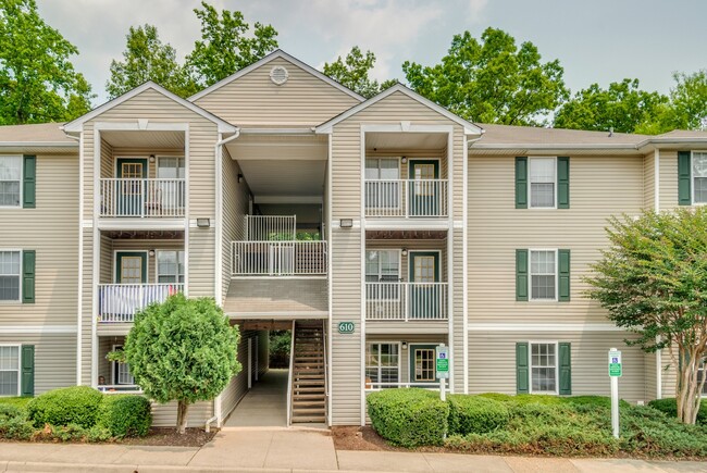 Stonegate Apartments in Stafford, VA - Building Photo - Building Photo