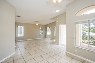 1414 E Harmony Lake Cir in Davie, FL - Building Photo - Building Photo