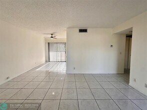4263 Oak Terrace Dr in Greenacres, FL - Building Photo - Building Photo