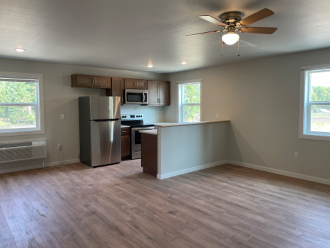 property at 1040 W 2nd St Ext