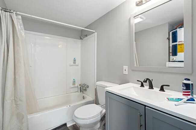 23 Bedford Square in Pittsburgh, PA - Building Photo - Building Photo