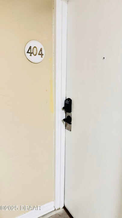 732 N Halifax Ave in Daytona Beach, FL - Building Photo