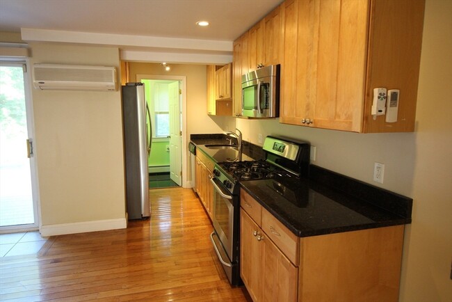 72 Wilson St in Billerica, MA - Foto de edificio - Building Photo